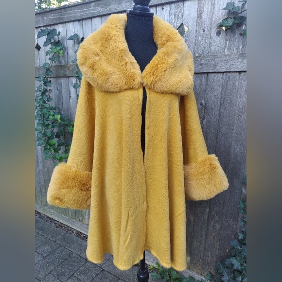 Unknown Jackets & Blazers - 🍁 🎄 Beautiful Cape Jacket faux fur accents OS Mustard Gold color 😲